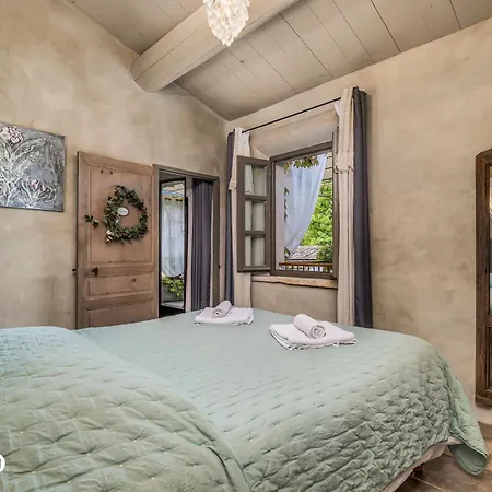 Les Petitons Aparthotel