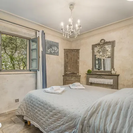 Aparthotel Les Petitons Oppède